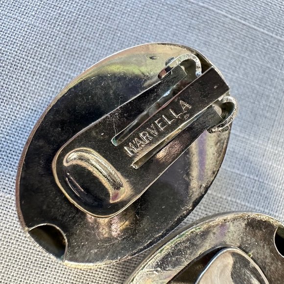 Vintage Marvella Mid Century Modern Large Silver Oval Clip On Earrings - Picture 6 of 6